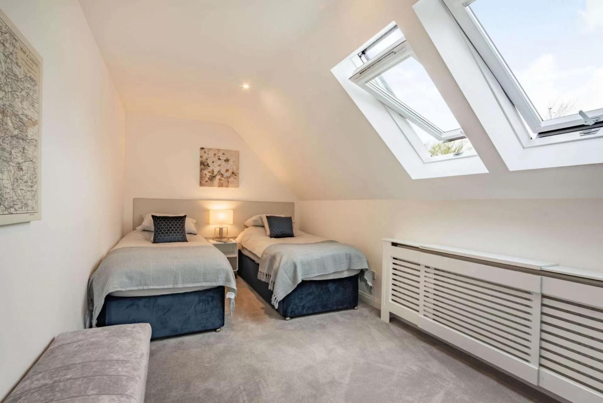 Cotswold Holiday Let With Hot Tub - The Old Garage ชิปปิงนอร์ตัน ภายนอก รูปภาพ