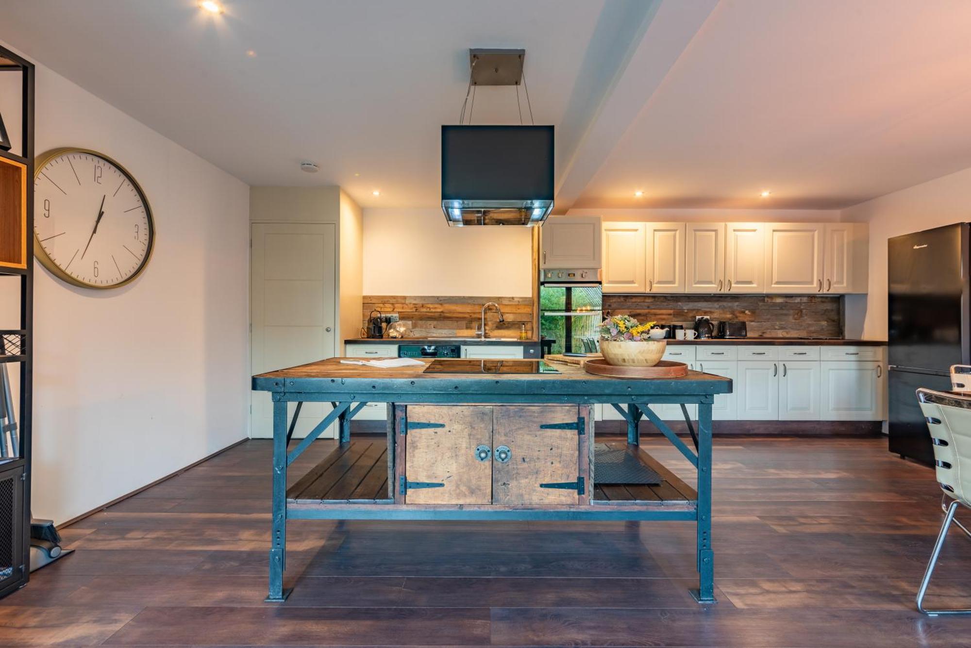 Cotswold Holiday Let With Hot Tub - The Old Garage ชิปปิงนอร์ตัน ภายนอก รูปภาพ