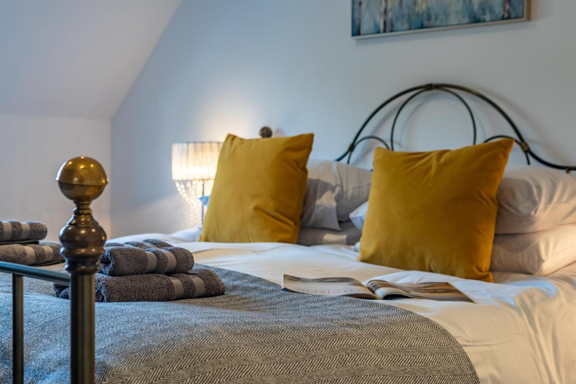 Cotswold Holiday Let With Hot Tub - The Old Garage ชิปปิงนอร์ตัน ภายนอก รูปภาพ